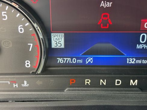 Used 2020 Ford Explorer Limited RWD image 2