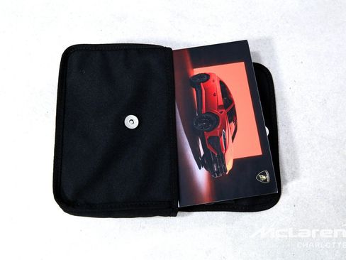 Used 2025 Lamborghini Urus SE AWD/4WD image 35