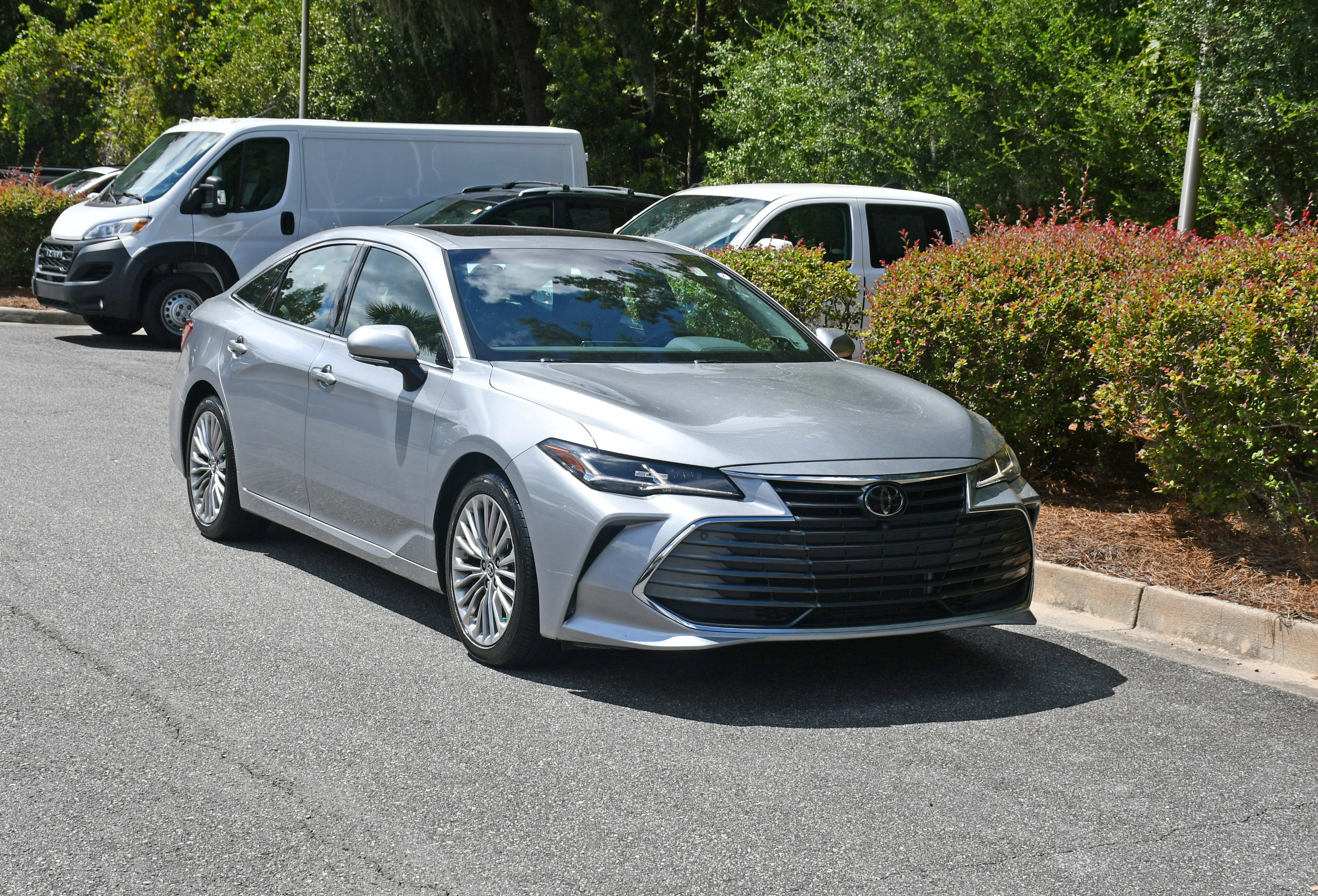 Used 2019 Toyota Avalon Limited w/ Advanced Safety Package FWD image 6