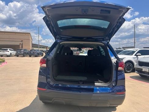 Used 2022 Chevrolet Equinox LS AWD/4WD image 10