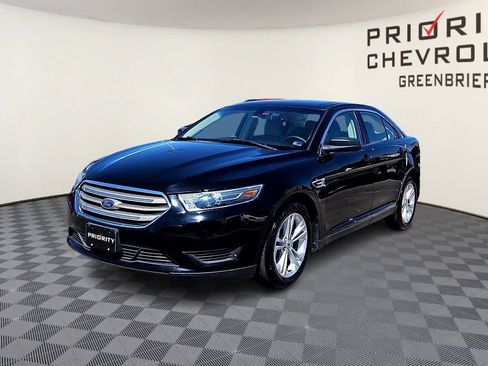 Used 2018 Ford Taurus SE FWD image 4
