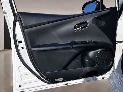 Used 2022 Toyota Prius Prime XLE FWD image 18