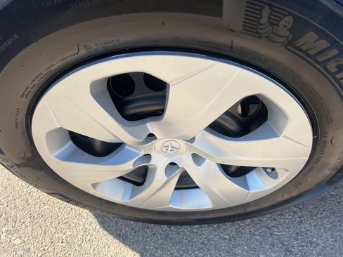 Used 2022 Toyota RAV4 LE image 38