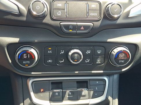 Used 2023 GMC Terrain SLT FWD image 16