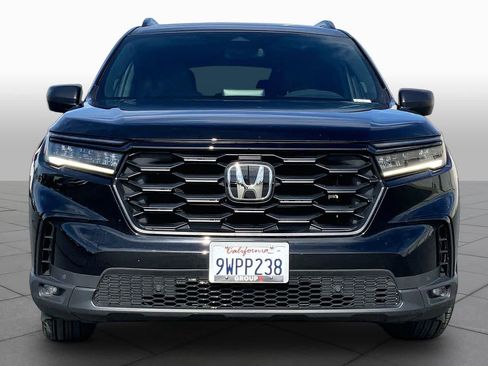 Used 2025 Honda Pilot Sport image 3