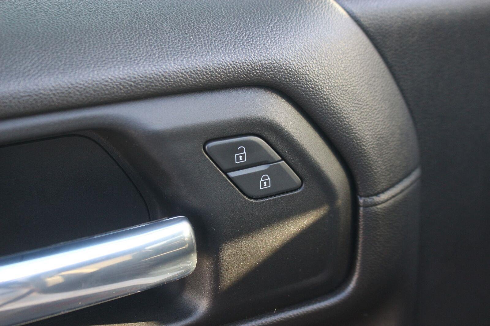 Used 2022 Chevrolet Silverado 1500 RST AWD/4WD image 15