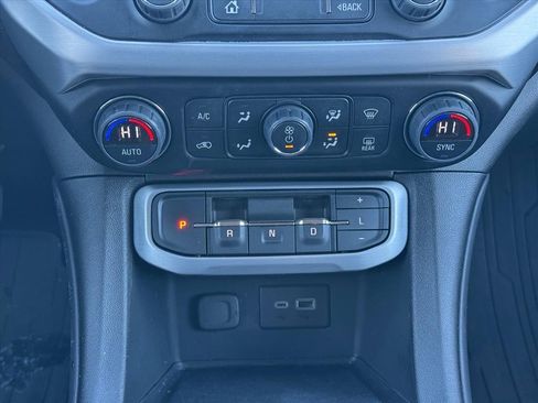 Used 2023 GMC Acadia SLE w/ Driver Convenience Package image 17