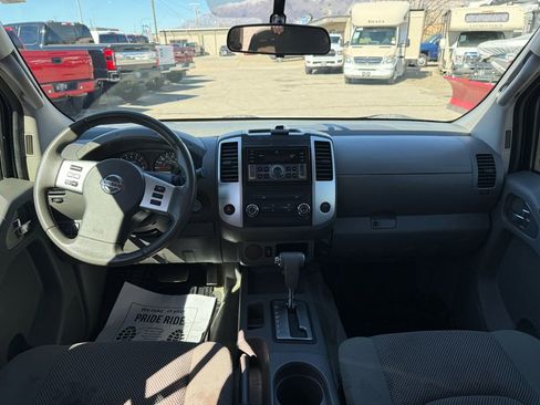 Used 2016 Nissan Frontier SV image 13