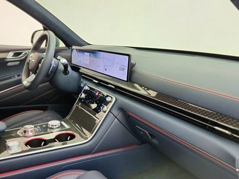 Used 2025 Genesis GV80 3.5T e-SC AWD/4WD image 21
