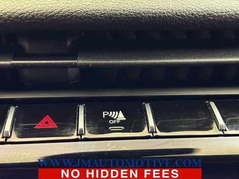 Used 2023 Jeep Grand Cherokee L Limited w/ Black Appearance Package image 39