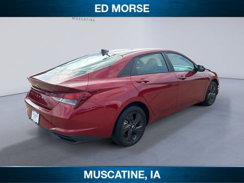 Used 2023 Hyundai Elantra SEL FWD image 5