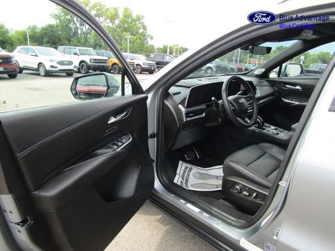 Used 2024 Cadillac XT4 Sport AWD/4WD image 18