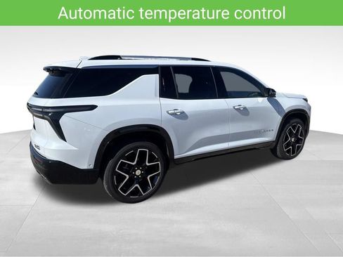 Used 2026 Chevrolet Traverse High Country AWD/4WD image 11