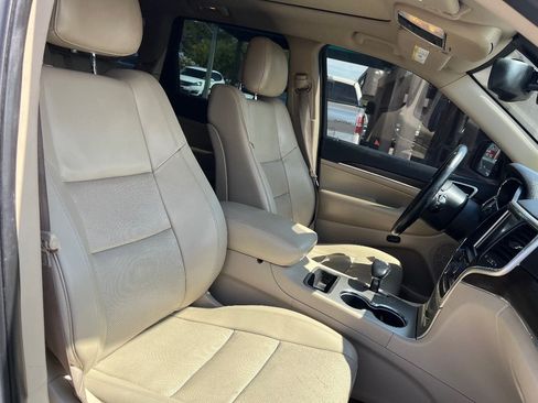 Used 2014 Jeep Grand Cherokee Limited w/ Luxury Group II RWD image 38