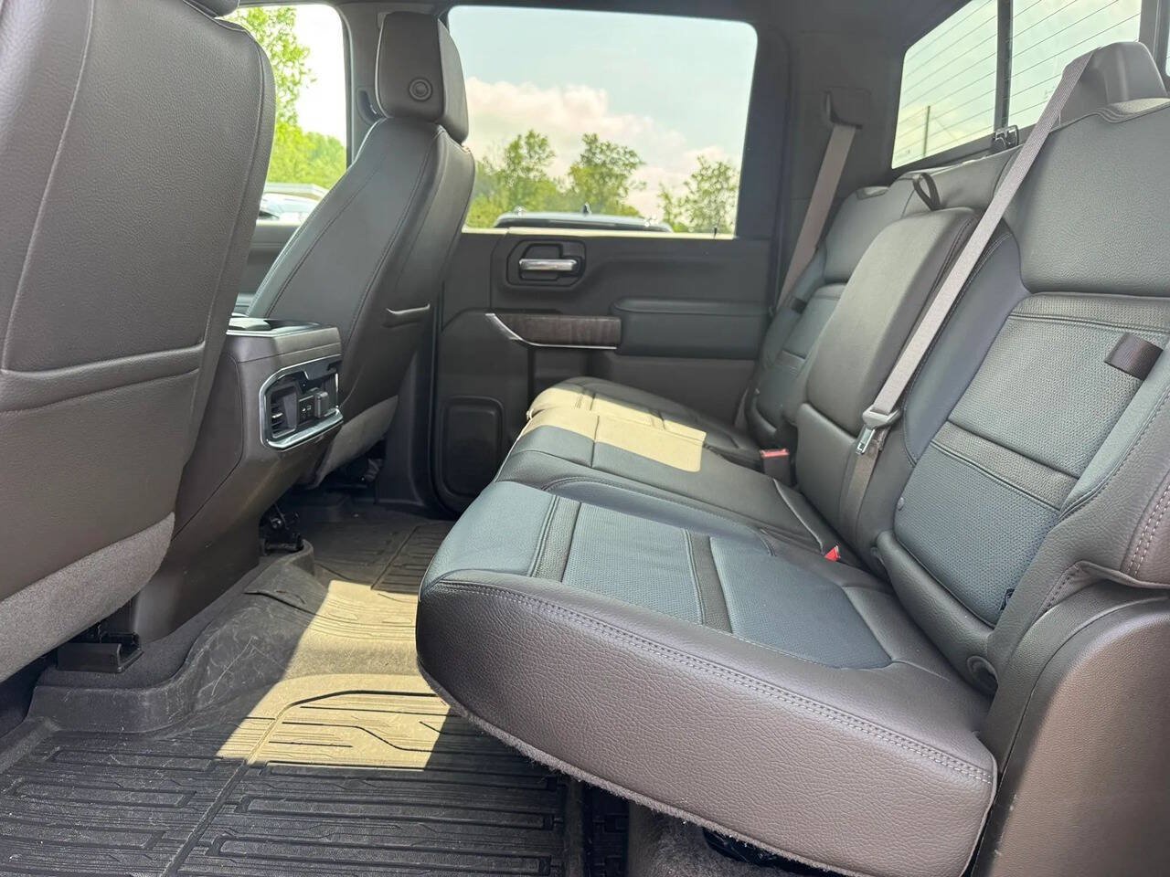 Used 2022 GMC Sierra 2500 Denali w/ Denali Ultimate Package AWD/4WD image 11