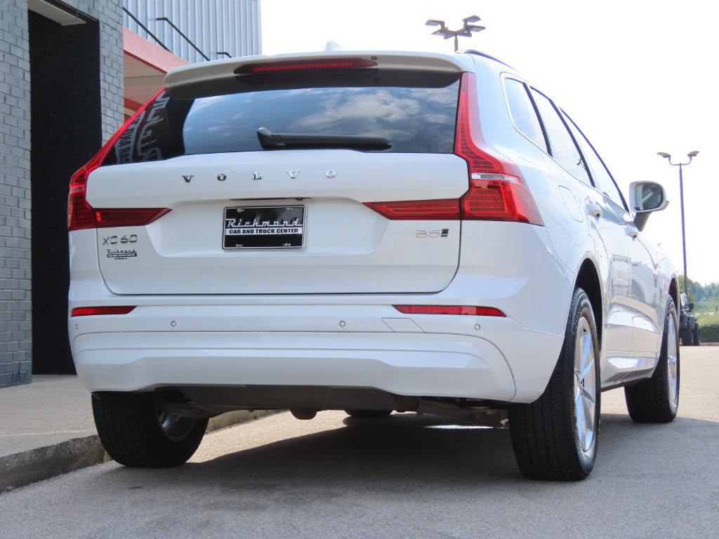 Used 2022 Volvo XC60 B5 Momentum AWD/4WD image 5