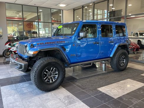 Used 2024 Jeep Wrangler Unlimited Rubicon image 3