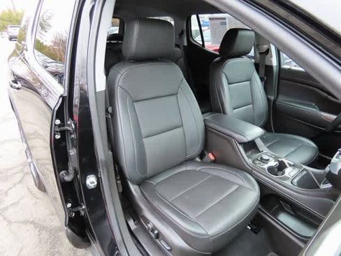 Used 2023 GMC Acadia SLT w/ Preferred Package image 19