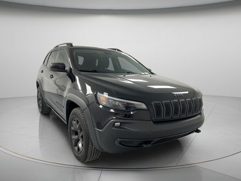 Used 2020 Jeep Cherokee Latitude AWD/4WD image 2
