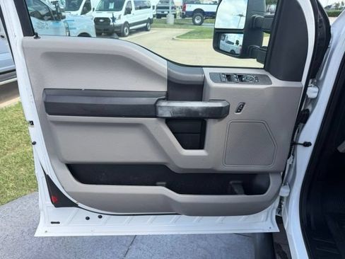 Used 2017 Ford F250 XL w/ Power Equipment Group AWD/4WD image 8