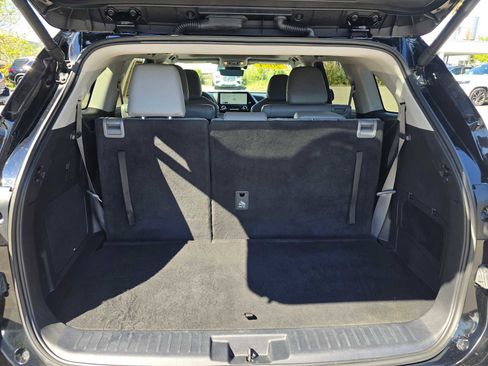 Used 2024 Toyota Highlander Platinum image 16