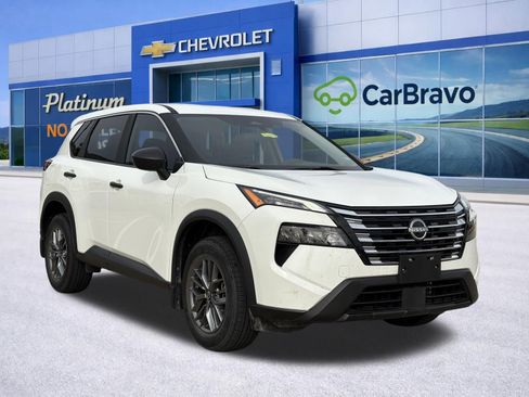 Used 2024 Nissan Rogue S image 1