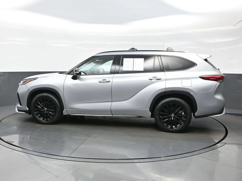 Used 2023 Toyota Highlander XSE AWD/4WD image 3