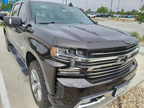 Used 2019 Chevrolet Silverado 1500 High Country w/ Technology Package AWD/4WD image 3