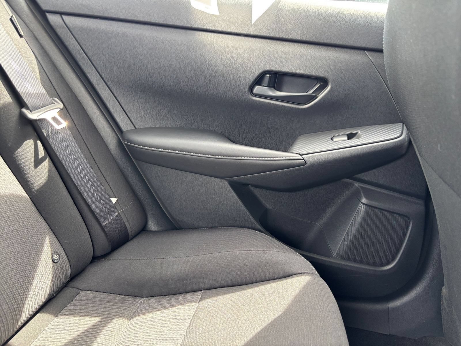 Used 2025 Nissan Sentra SV FWD image 33