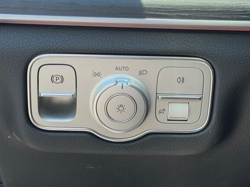 Used 2025 Mercedes-Benz GLE 350 4MATIC image 11