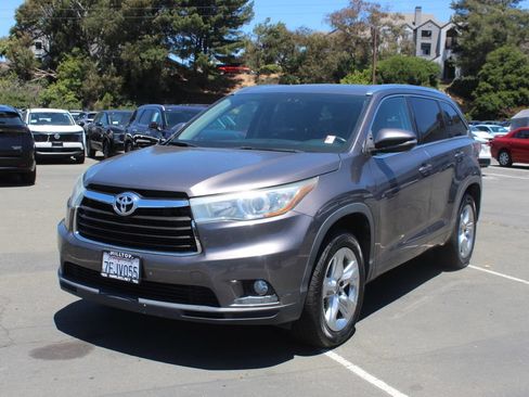 Used 2014 Toyota Highlander Limited FWD image 3