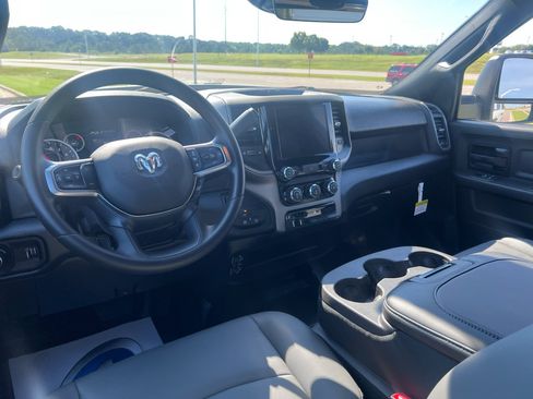 New 2026 RAM 2500 Tradesman AWD/4WD image 21