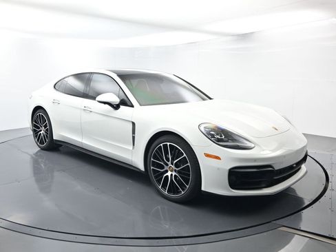 Certified 2023 Porsche Panamera Platinum Edition image 17
