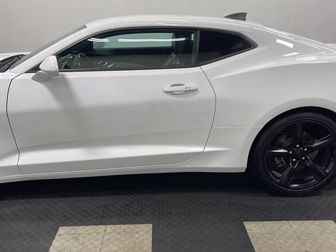 Used 2018 Chevrolet Camaro LT RWD image 13