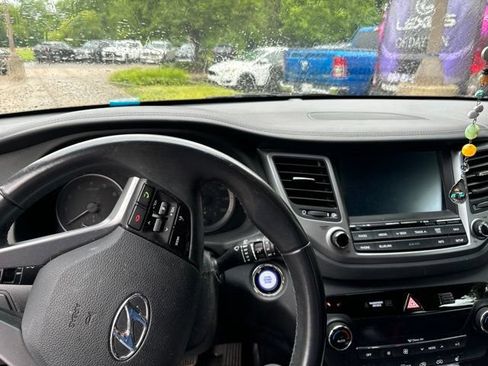 Used 2017 Hyundai Tucson SE Plus AWD/4WD image 13