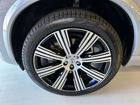 Used 2025 Volvo XC90 B6 Plus w/ Protection Package Premier AWD/4WD image 8