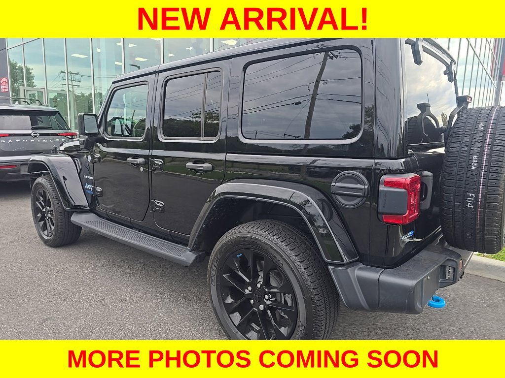 Used 2022 Jeep Wrangler Unlimited Sahara w/ Cold Weather Group AWD/4WD image 10