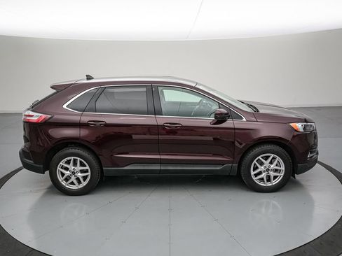Certified 2024 Ford Edge SEL w/ Convenience Package AWD/4WD image 3