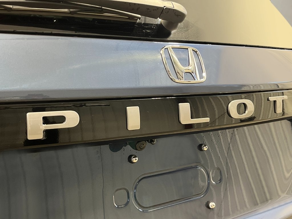 New 2026 Honda Pilot Touring image 7