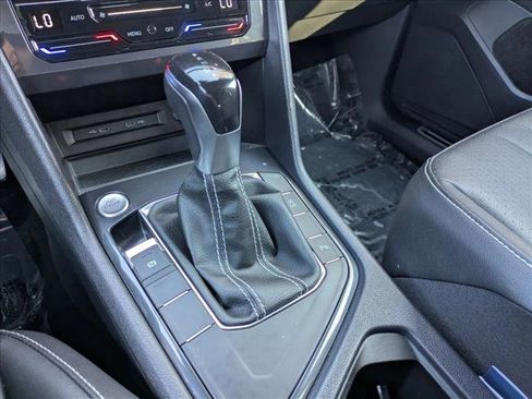 Used 2023 Volkswagen Tiguan SE R-Line image 12