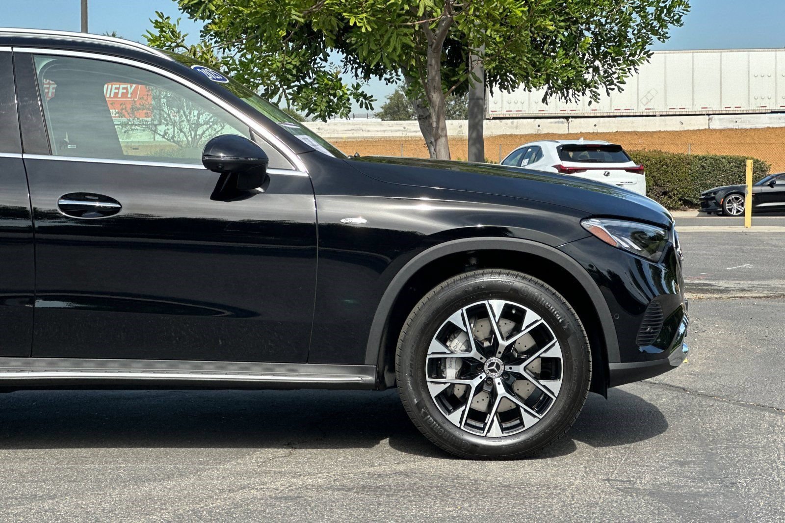 Used 2025 Mercedes-Benz GLC 350e 4MATIC image 34