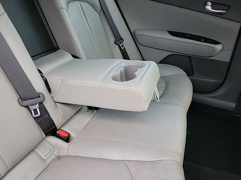 Used 2017 Kia Optima EX w/ Premium Package image 10