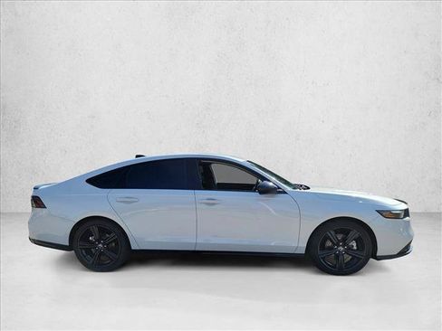 Used 2025 Honda Accord Sport image 4