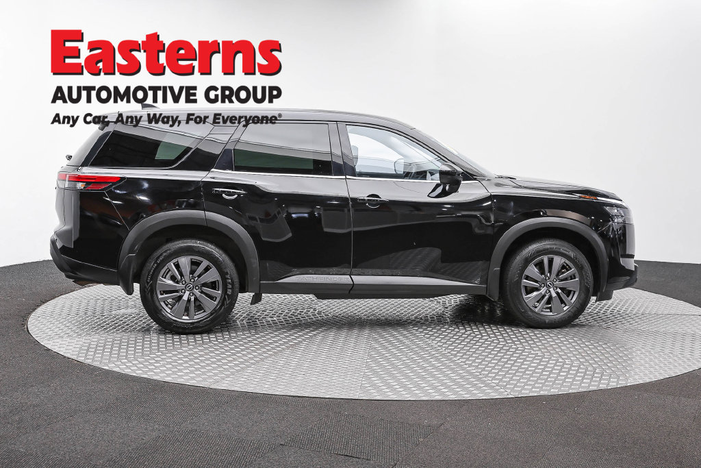 Used 2023 Nissan Pathfinder S AWD/4WD image 5