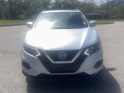 Used 2022 Nissan Rogue Sport SV image 3