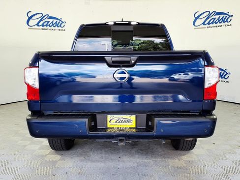 Used 2023 Nissan Titan SV RWD image 4