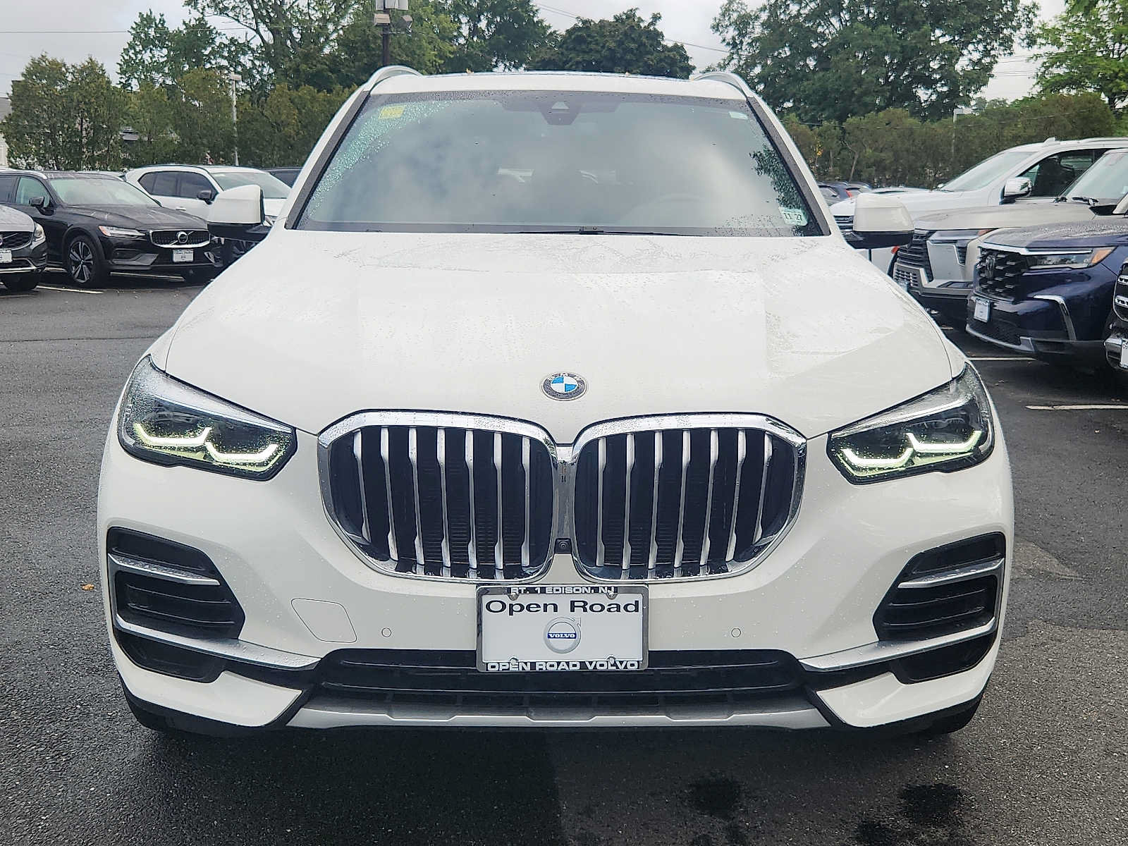 Used 2023 BMW X5 xDrive40i w/ Parking Assistance Package AWD/4WD image 2