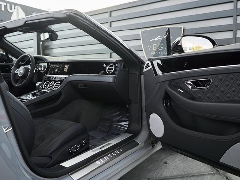 Used 2024 Bentley Continental GT S image 19