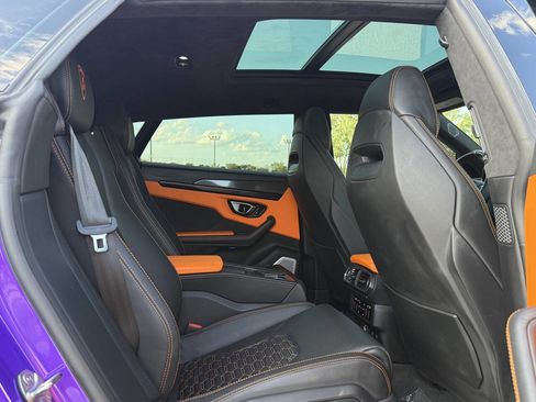 Used 2022 Lamborghini Urus AWD/4WD image 44