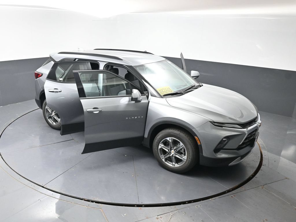 New 2026 Chevrolet Blazer LT w/ Convenience Package AWD/4WD image 47